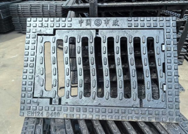 松桃球墨铸铁市政雨水篦子展示